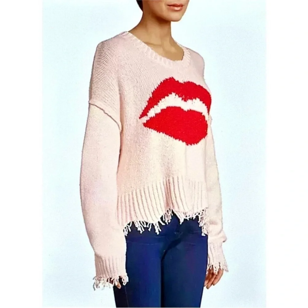 Wildfox NWT First Kiss Luna Knit Pink Red Lips Distressed Hem Cuffs Sweater M